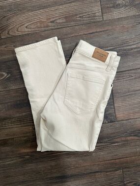 Abercrombie & Fitch The Ankle Straight Leg Ultra High Rise Jeans in White Beige